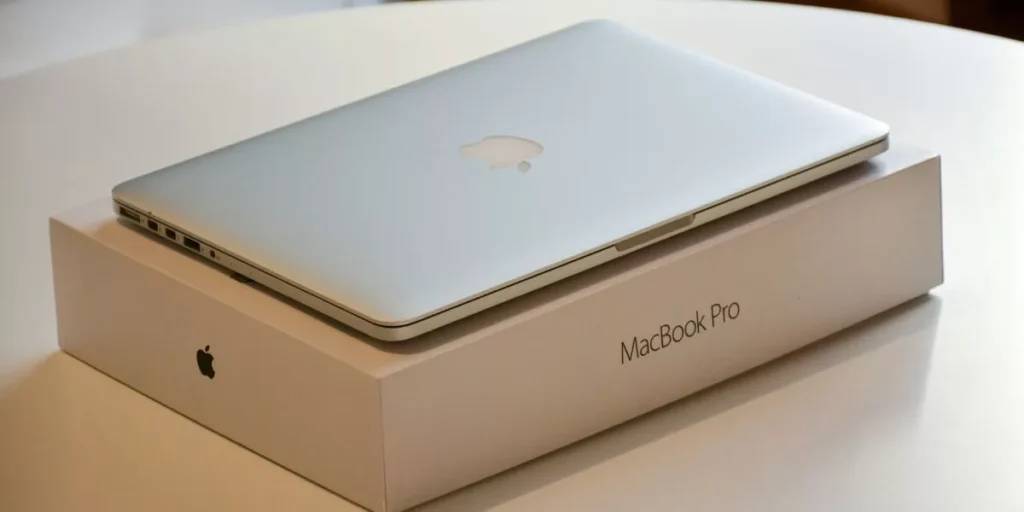Why Are MacBooks So Popular Among Professionals? Why Are MacBooks So Popular Among Professionals?